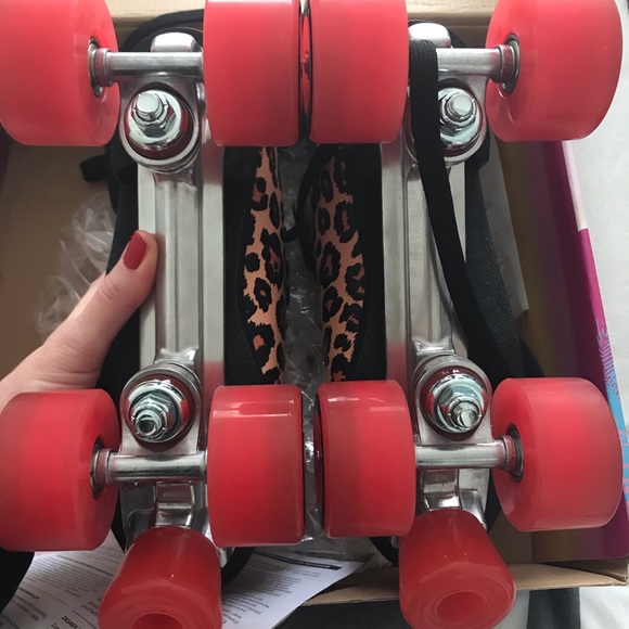 Impala Quad Rollerskates - Leopard - size 8 *NEW!* - Picture 2 of 9